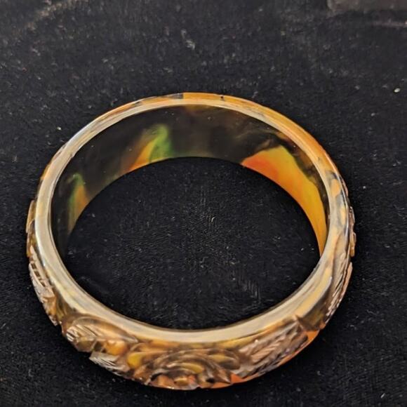 Bakelite! Rare Carved Translucent End of Day Roses Bakelite Bangle Bracelet - Picture 6 of 16